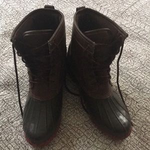 EUC size 10 Khombu duck boots